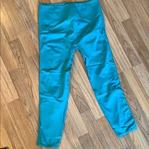 Fabletics High-Waisted Capri